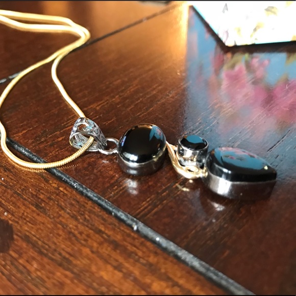 Cute Black onyx Rhodium Necklace w GF yellow chain - Picture 8 of 8